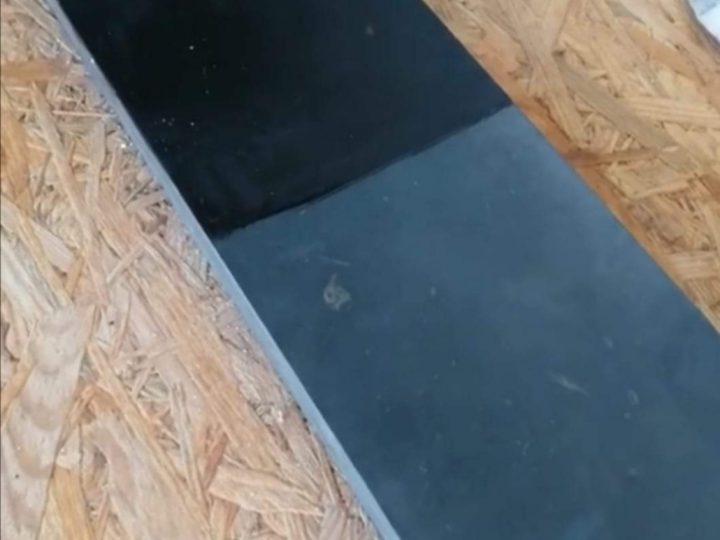 Hidrofugante avivador de tono para superficies sintéticas negras