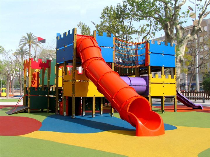 Caucho en granzas para parques infantiles