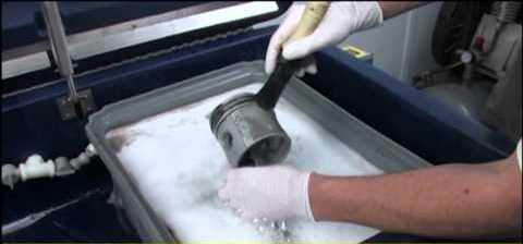 Desengrasante dieléctrico con disolventes naturales